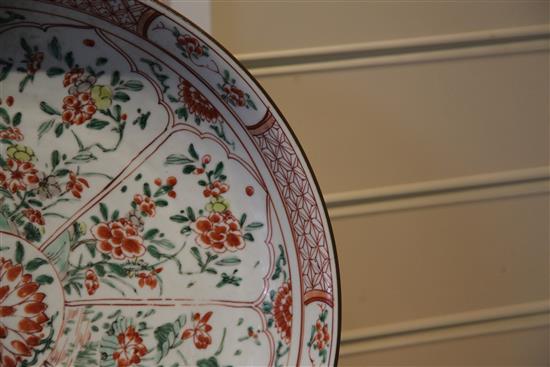 A Chinese famille verte dish, Kangxi period, 35cm, slight wear